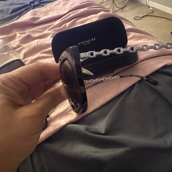 Coach sunglasses black, very good conditions no scratches - Picture 5 of 5
